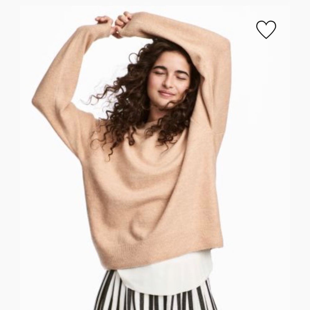 H & M crew neckline